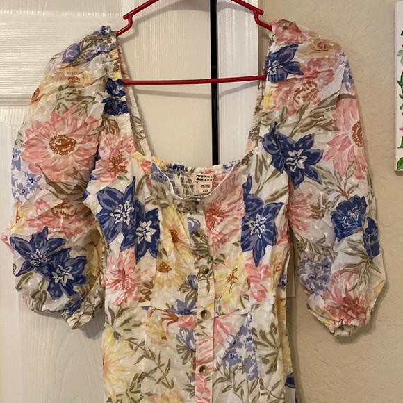 Billabong Dresses & Skirts - Billabong floral midi dress size M
